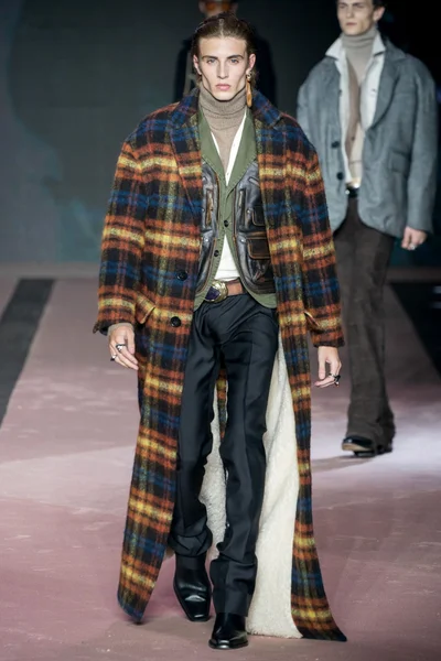 Look 45